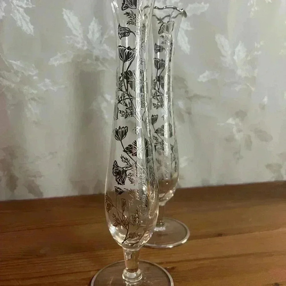 Silver City Flanders Pattern Poppy Scalloped Edge Bud Vases - set of 2 - Picture 2 of 5